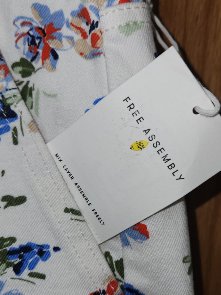 Brand New Nwt Free Assembly Wide Leg Jeans White With Floral Sixe 16-18 — image 3 of 8